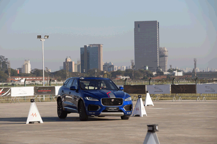 Jaguar E-PACE copia