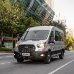 FordTransitMinibus-1