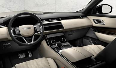 Carro com capô aberto</p><br />
<p>Descrição gerada automaticamente